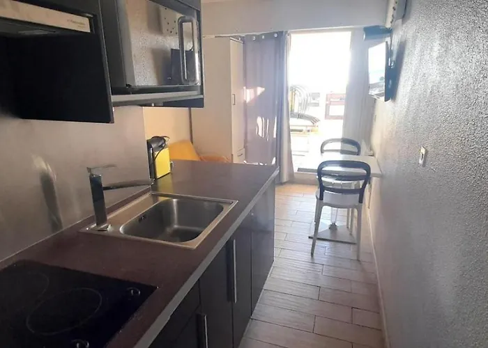 357, Port Nature Colline 3 Au Village Naturiste *